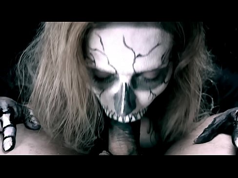 ❤️ Demon famke sûgje hoanne mei har swarte mûle en slikken cum. ☑ Seksfideo op fy.xxxpornolive.ru ❌❤