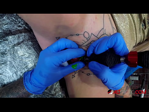 ❤️ Ekstreem tattooed hottie Sully Savage krige in tattoo op har klitoris ☑ Seksfideo op fy.xxxpornolive.ru ❌❤